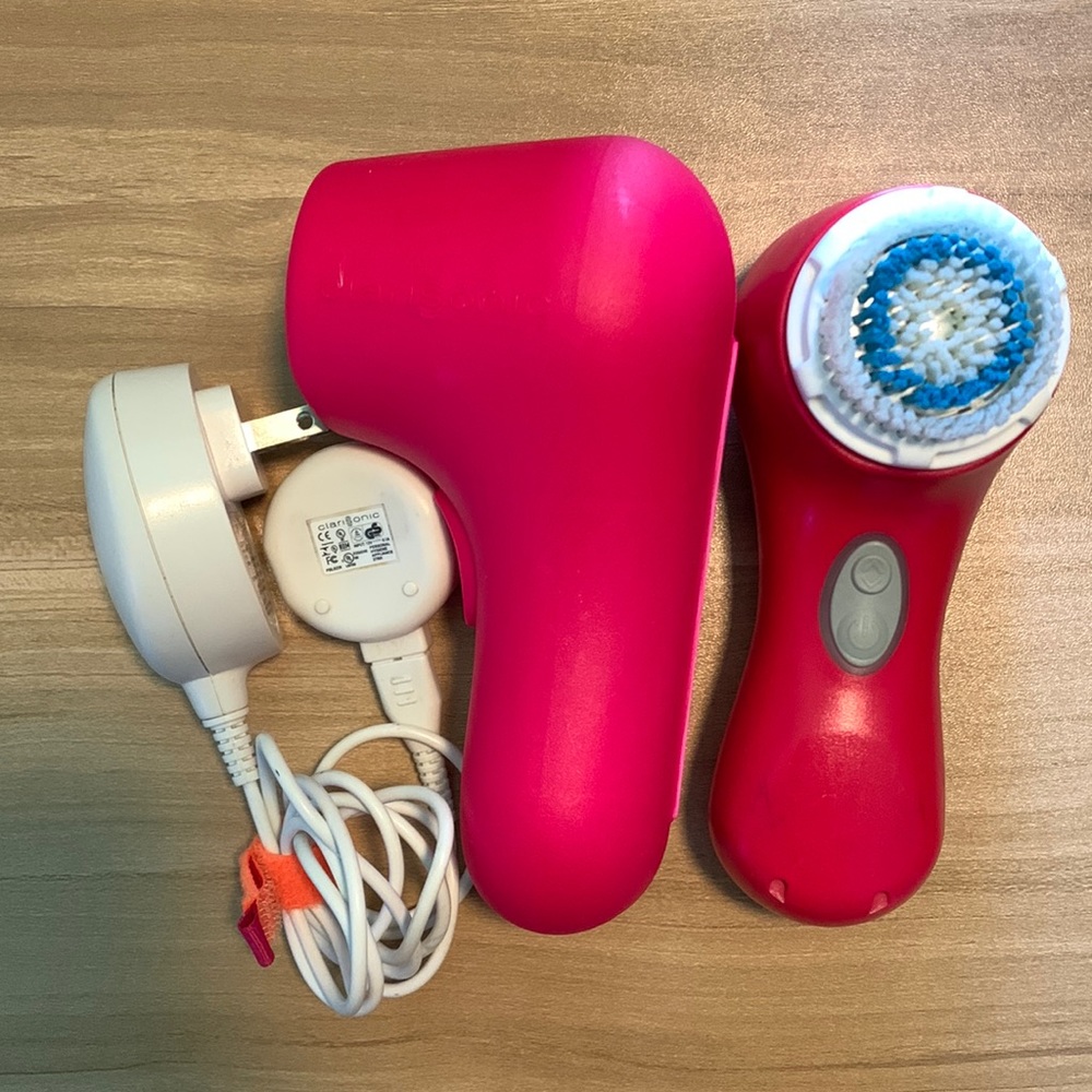 Clarisonic Mia 2 with case